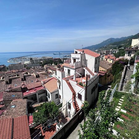 Casa "Positano" Da Ely - Salerno Centro Con Self Check-In Appartement Buitenkant foto