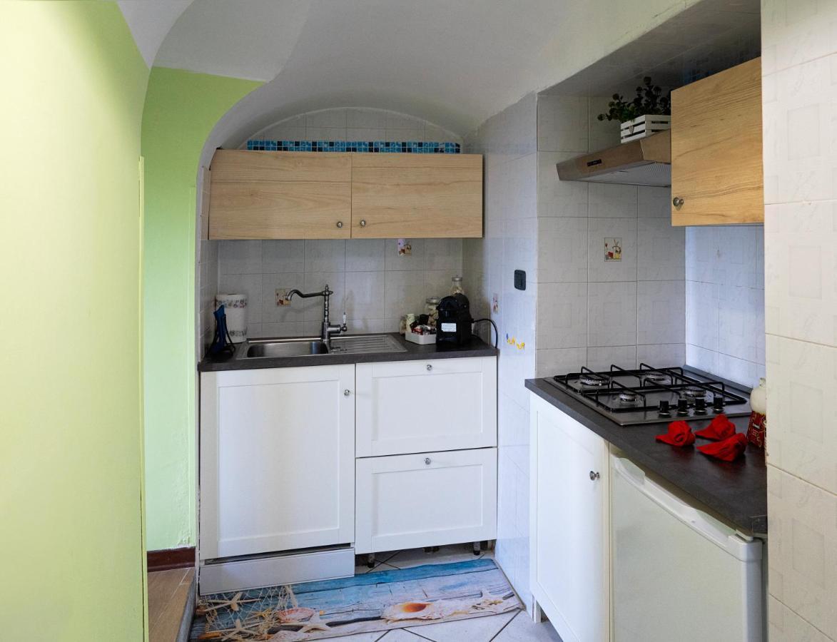 Casa "Positano" Da Ely - Salerno Centro Con Self Check-In Appartement Buitenkant foto