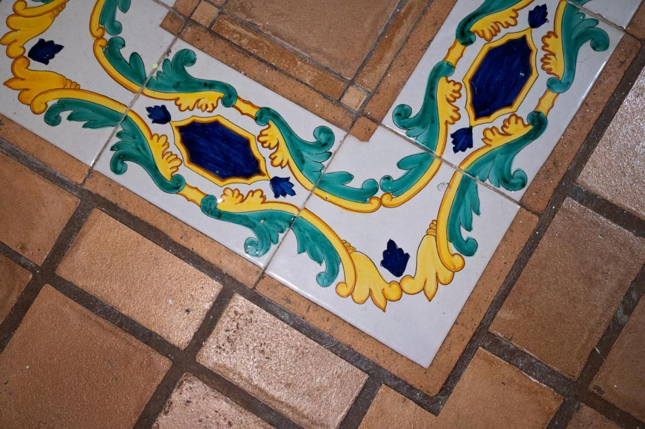 Casa "Positano" Da Ely - Salerno Centro Con Self Check-In Appartement Buitenkant foto