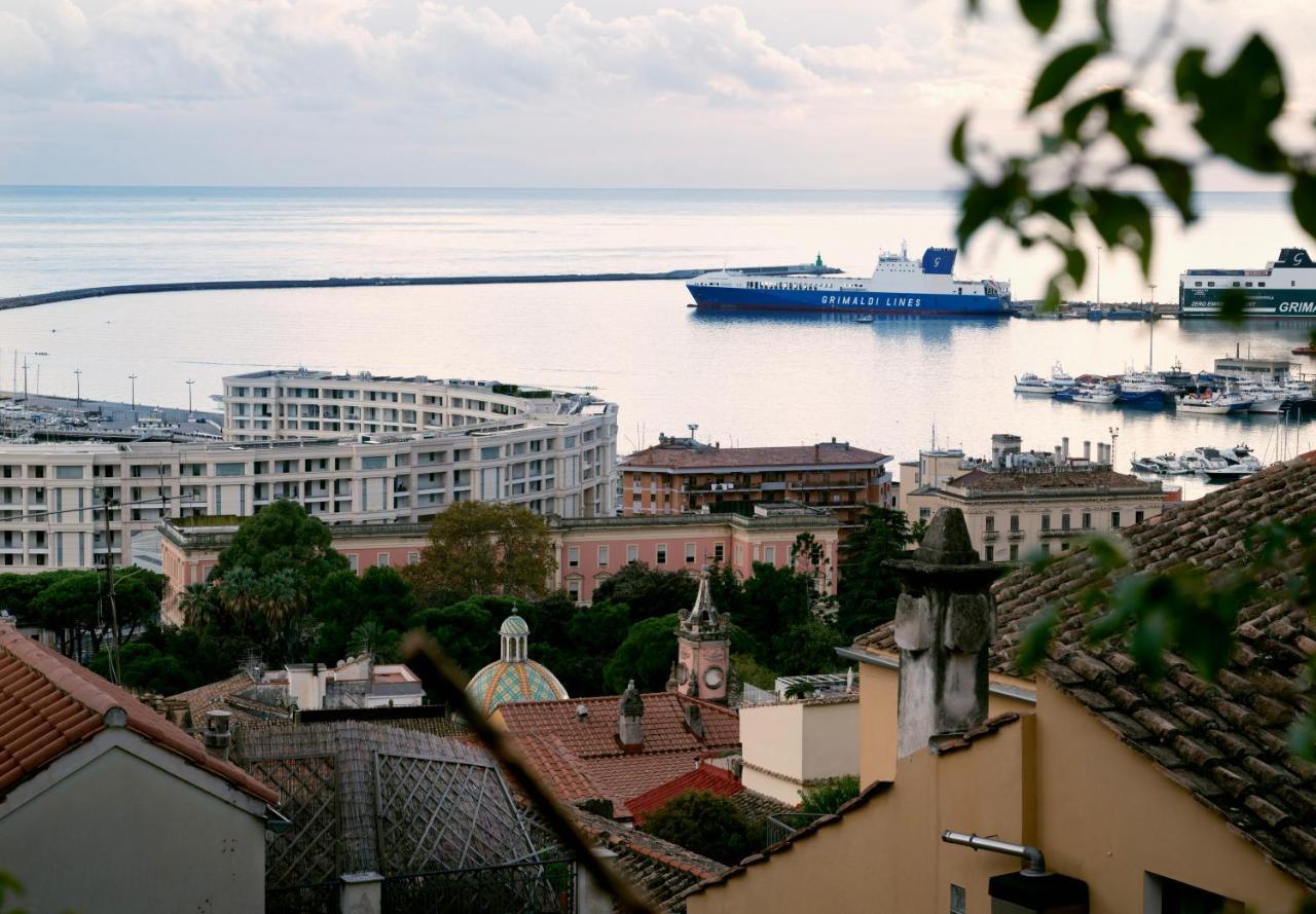 Casa "Positano" Da Ely - Salerno Centro Con Self Check-In Appartement Buitenkant foto